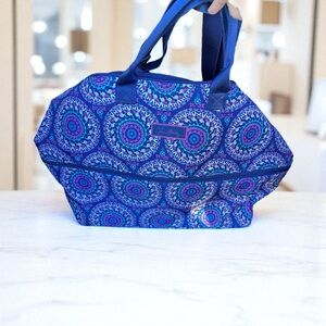 Vera Bradley lighten up with detachable handle strap NWT